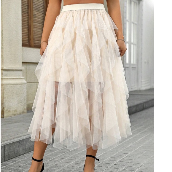 Plus Stretchy Waist Partially Lined Layered Skirt - Picture 3 of 11